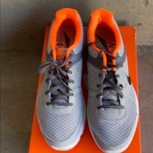 Nike Sneakers - Light Gray